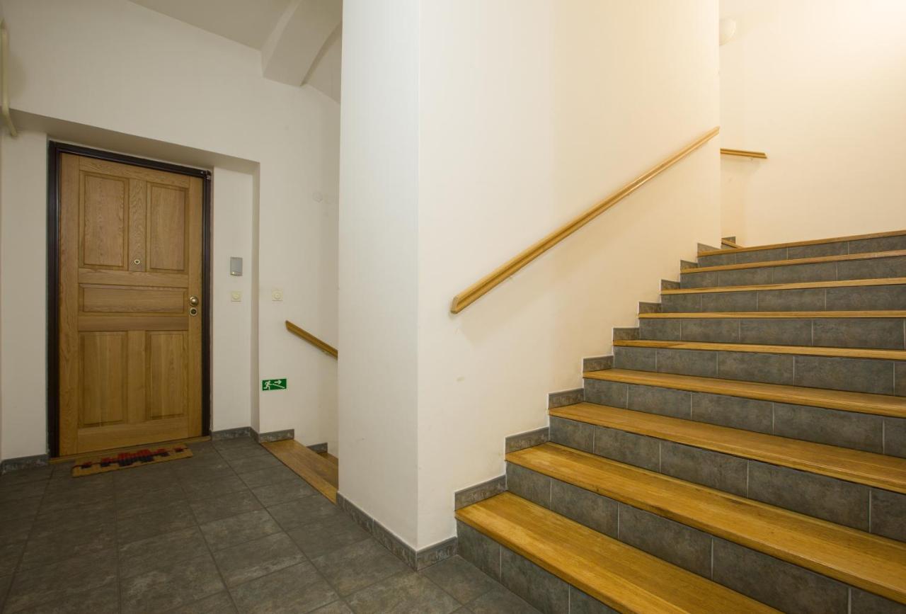 Elegant Apartment With Free Garage In The Center Of プラハ エクステリア 写真