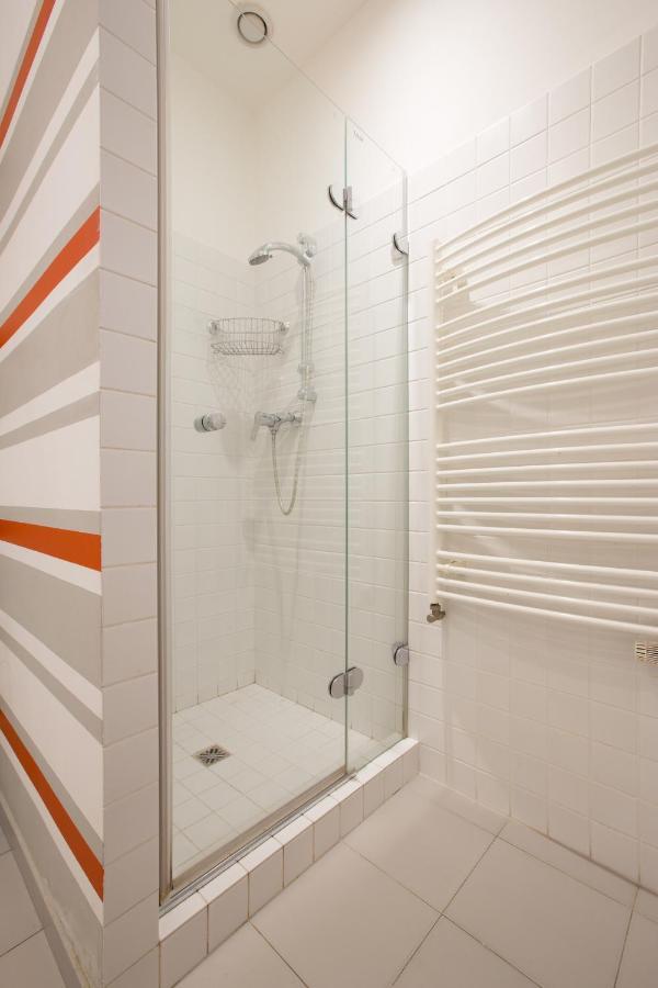 Elegant Apartment With Free Garage In The Center Of プラハ エクステリア 写真