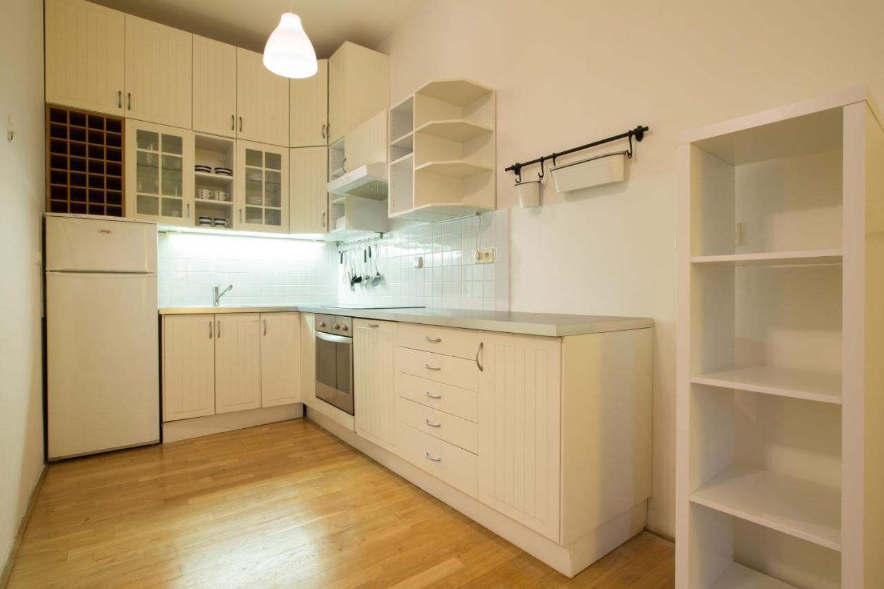 Elegant Apartment With Free Garage In The Center Of プラハ エクステリア 写真